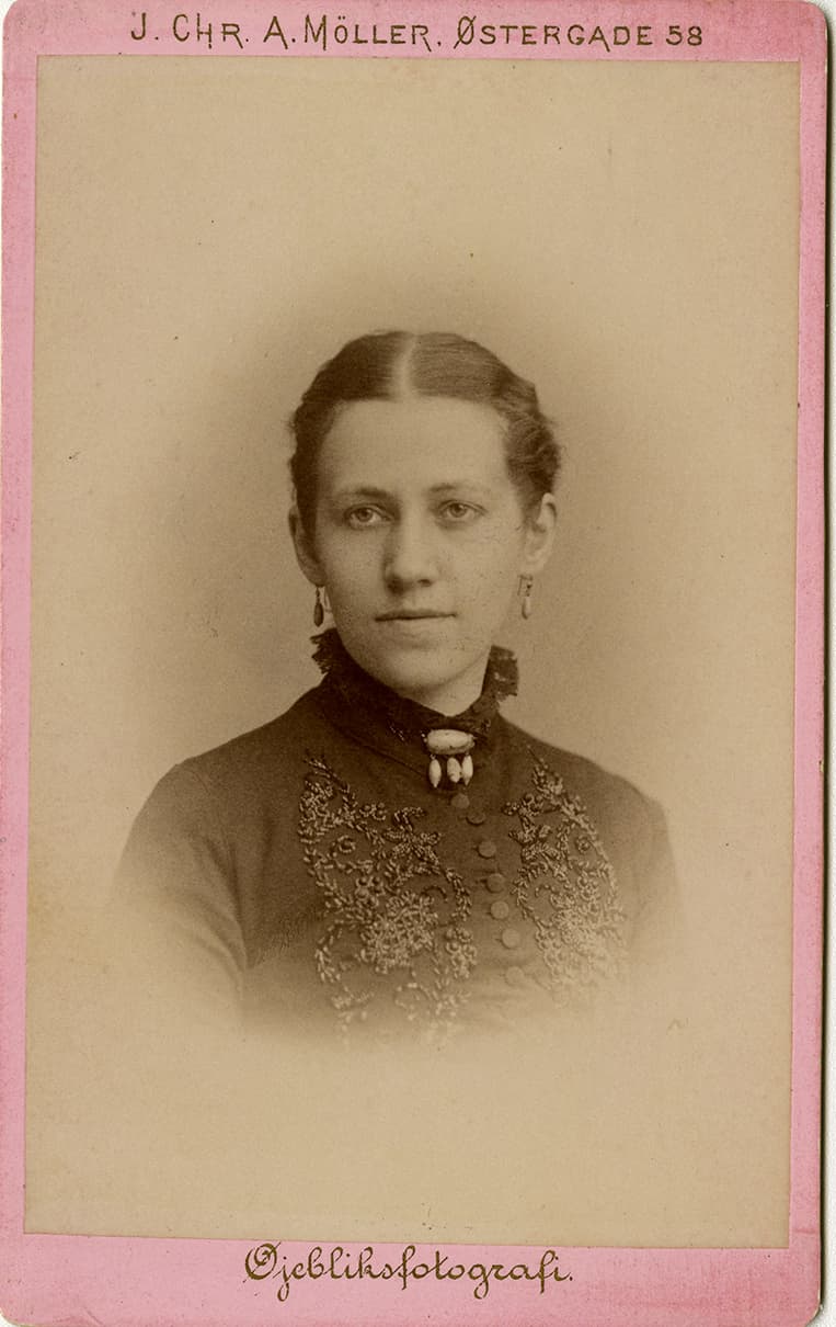 Betzy Holmberg at around the age she composed her first symphony and suite for orchestra.